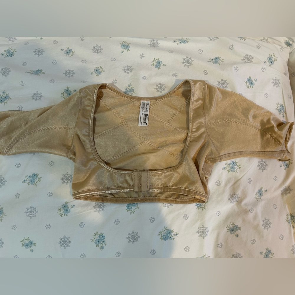 Illusion posture undergarment